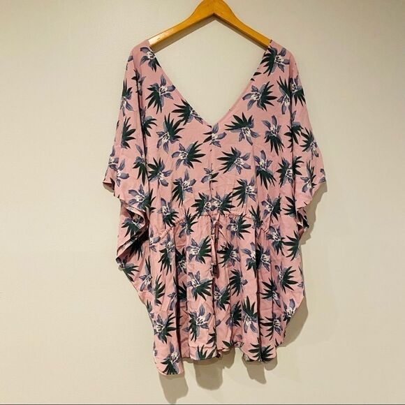 Cupcakes and Cashmere Eden Palm Romper - Picture 3 of 8